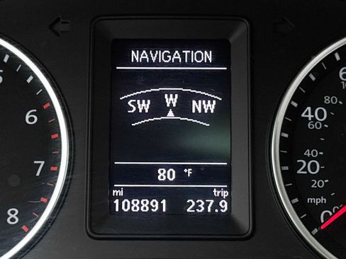 Used 2016 Volkswagen Tiguan SEL FWD image 32