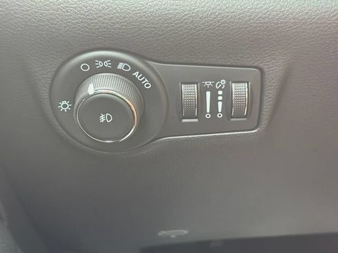 Certified 2025 Jeep Compass Latitude w/ Convenience Group AWD/4WD image 24