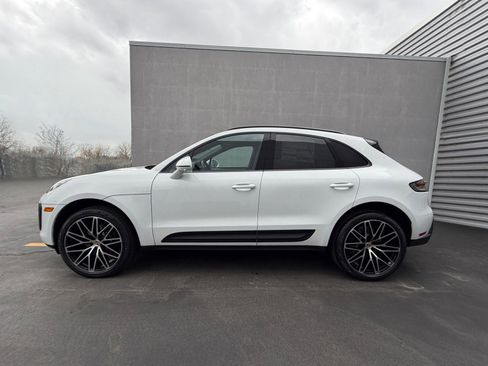 New 2026 Porsche Macan image 2