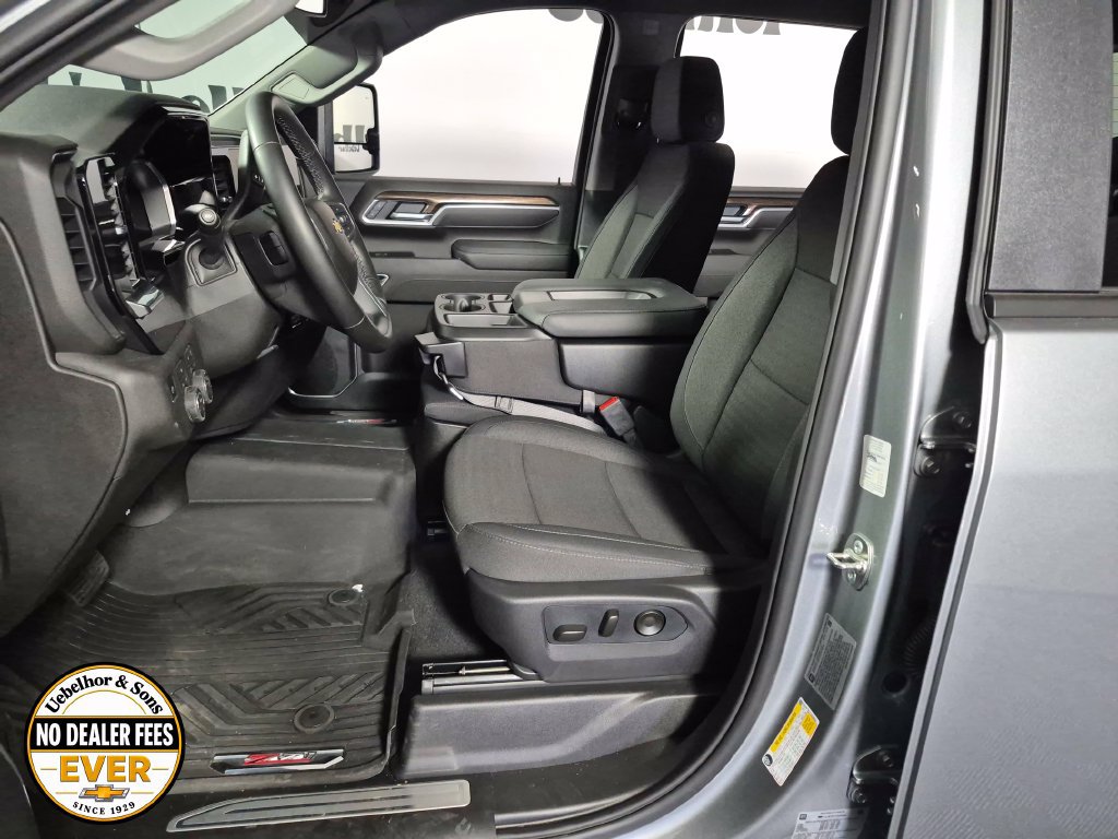 Used 2026 Chevrolet Silverado 3500 LT w/ All Star Edition AWD/4WD image 9