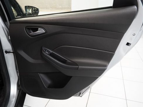 Used 2017 Ford Focus SE w/ SE Winter Package image 26