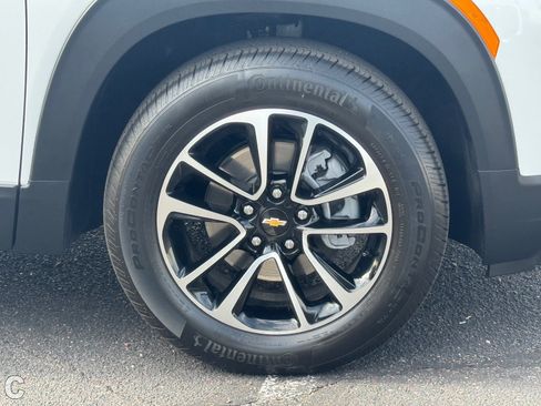 Certified 2026 Chevrolet TrailBlazer LT w/ Driver Confidence Package image 10
