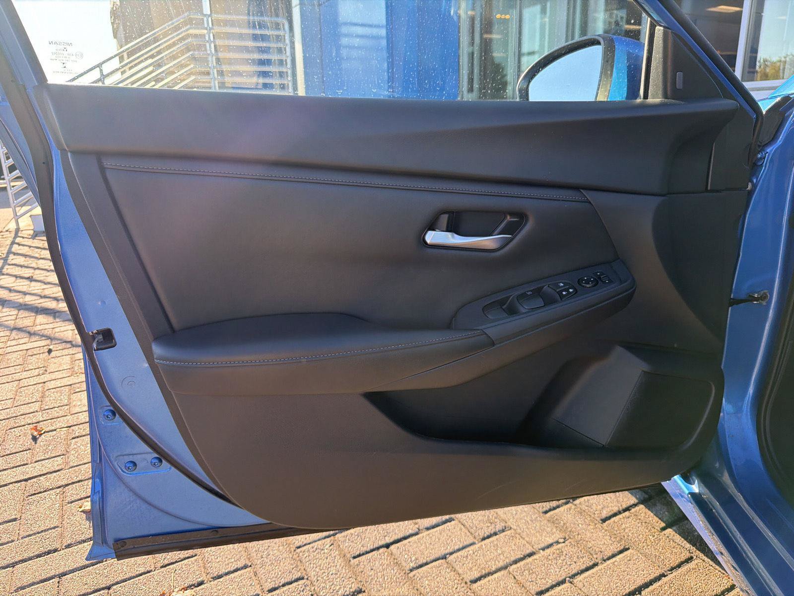 Used 2024 Nissan Sentra SV FWD image 12