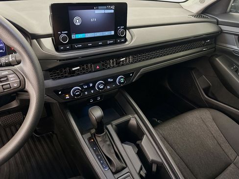 Used 2025 Honda Accord SE image 25