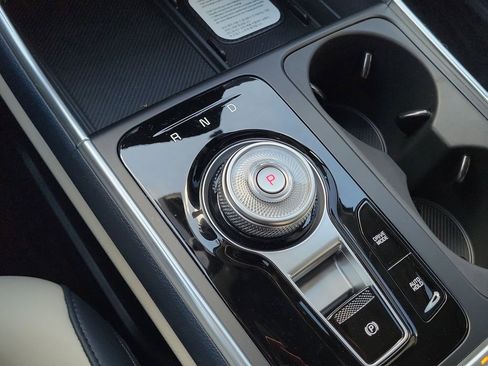 New 2026 Kia Carnival EX FWD image 35