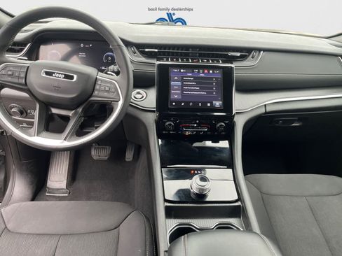 Used 2024 Jeep Grand Cherokee L Laredo w/ Luxury Tech Group I image 12