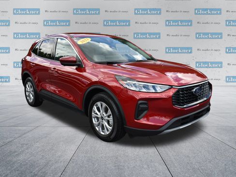 Used 2023 Ford Escape Active w/ Tech Pack #2 FWD image 3