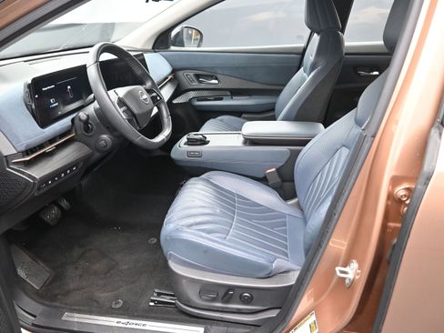 Used 2023 Nissan Ariya PLATINUM+ image 15