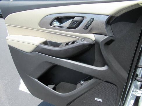 Certified 2023 Chevrolet Traverse Premier FWD image 19