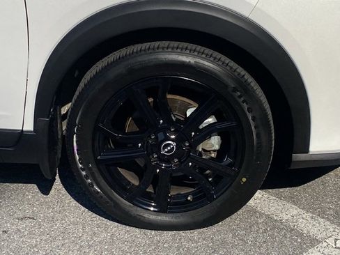 Used 2022 Nissan Kicks SR w/ Premium Package image 11