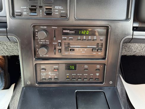 Used 1987 Chevrolet Corvette Convertible RWD image 17