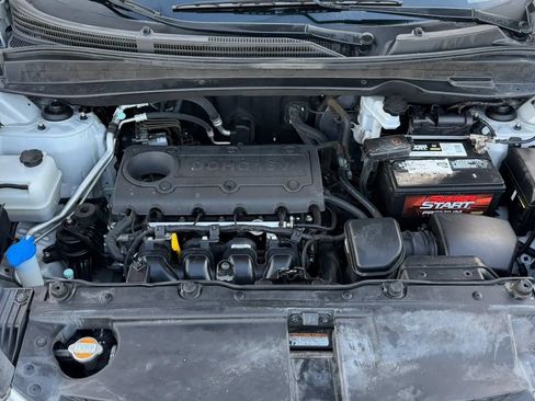 Used 2010 Hyundai Tucson GLS w/ Popular Equipment Pkg 2 FWD image 21