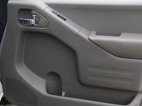 Used 2019 Nissan Frontier SV image 14