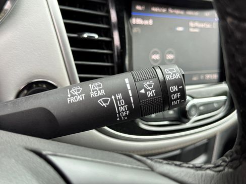 Used 2022 Chevrolet Trax LT w/ LT Convenience Package image 19