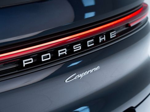 New 2026 Porsche Cayenne image 13