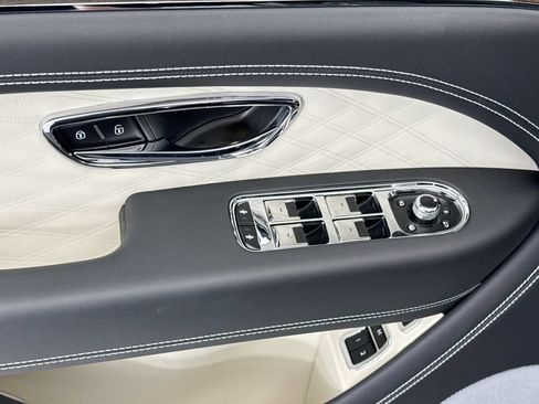 New 2026 Bentley Bentayga AWD/4WD image 22