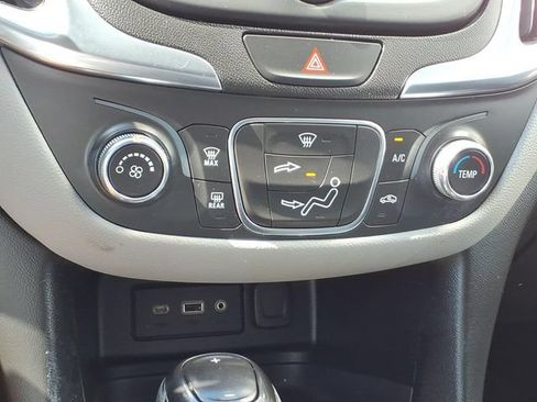 Certified 2021 Chevrolet Equinox LS w/ LS Convenience Package AWD/4WD image 16