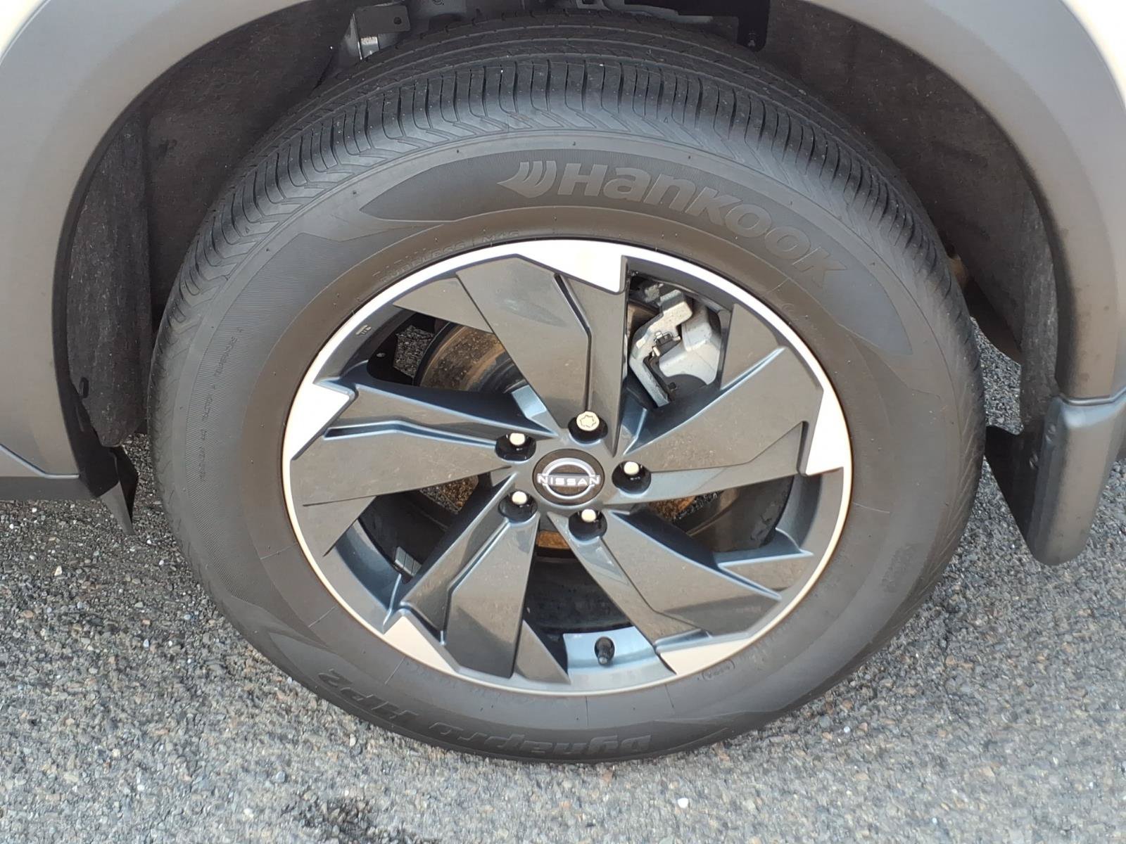 Used 2024 Nissan Rogue SV w/ SV Premium Package AWD/4WD image 10