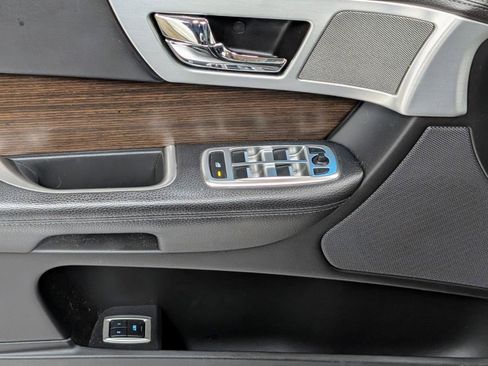 Used 2014 Jaguar XF 3.0 image 12