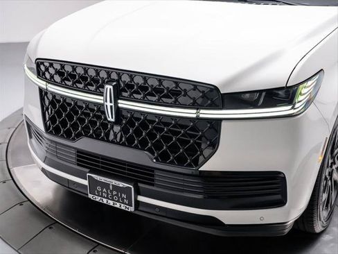 New 2026 Lincoln Navigator Black Label AWD/4WD image 9