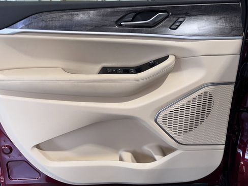New 2025 Jeep Grand Cherokee L Limited w/ Luxury Tech Group II AWD/4WD image 38