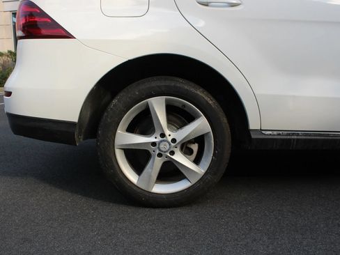 Used 2017 Mercedes-Benz GLE 350 4MATIC w/ Premium 1 Package image 5