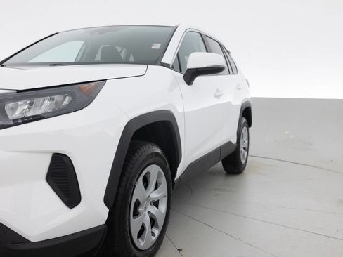 Used 2022 Toyota RAV4 LE FWD image 12