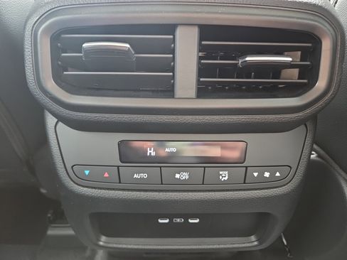 New 2025 Honda Pilot Touring image 37