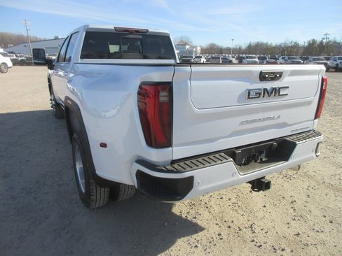 New 2026 GMC Sierra 3500 Denali Ultimate image 8