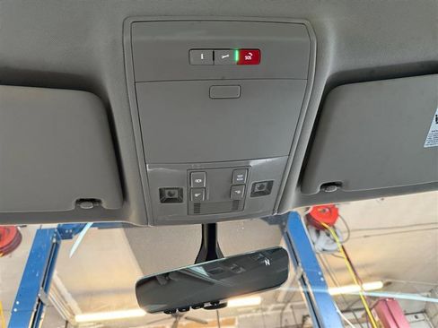 Used 2022 Volkswagen Atlas SE image 29