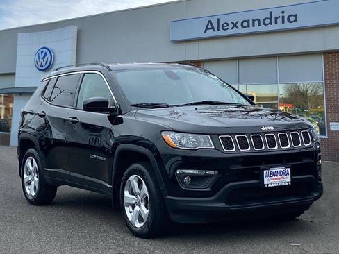 Used 2020 Jeep Compass Latitude image 1