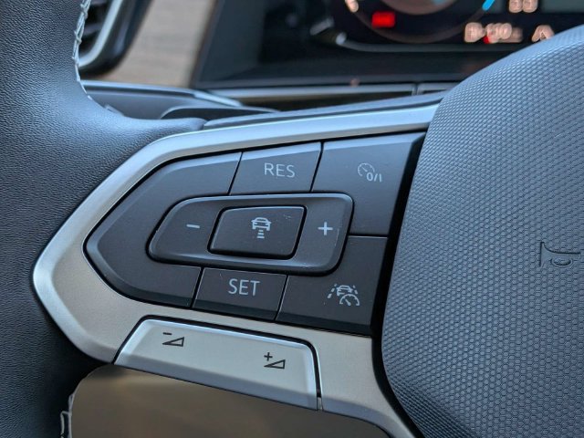 New 2026 Volkswagen Atlas SE FWD image 27