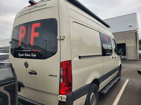 Used 2021 Mercedes-Benz Sprinter 2500 image 3