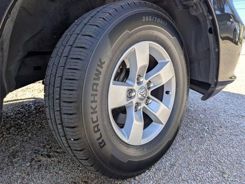 Used 2017 RAM 1500 Express image 16