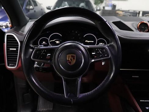 Used 2019 Porsche Cayenne image 27