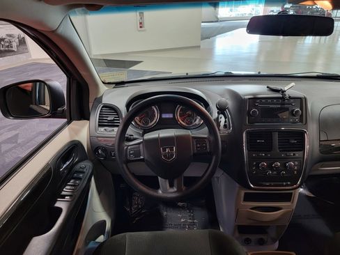 Used 2016 Dodge Grand Caravan SE w/ Quick Order Package 29E SE image 16