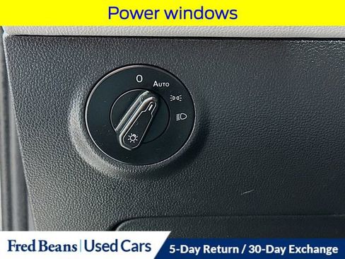 Used 2023 Volkswagen Taos SE image 12