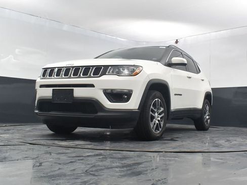 Used 2018 Jeep Compass Latitude w/ Cold Weather Group image 44