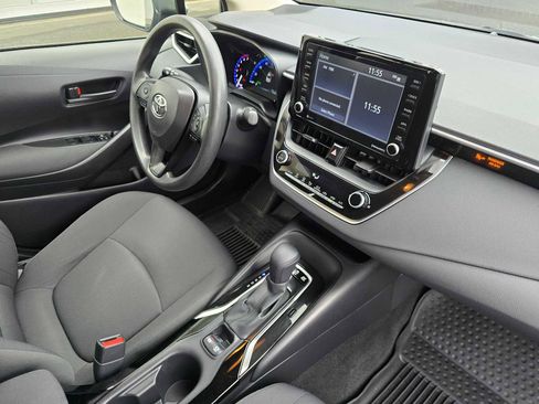Used 2022 Toyota Corolla LE image 10