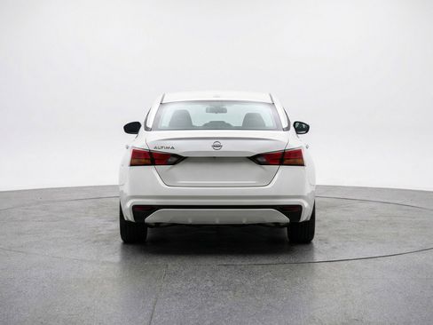 Used 2025 Nissan Altima 2.5 SV FWD image 7