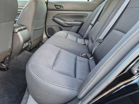 Used 2025 Nissan Altima 2.5 SV FWD image 23
