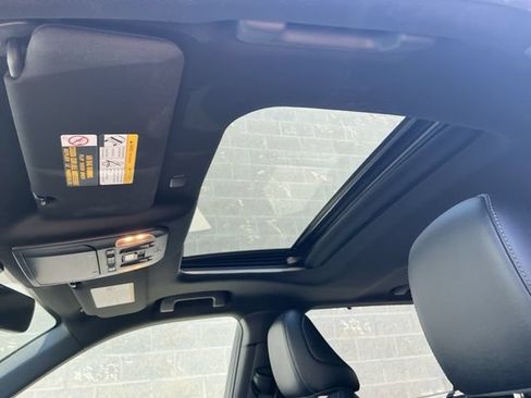 Used 2021 Toyota Highlander XSE AWD/4WD image 5