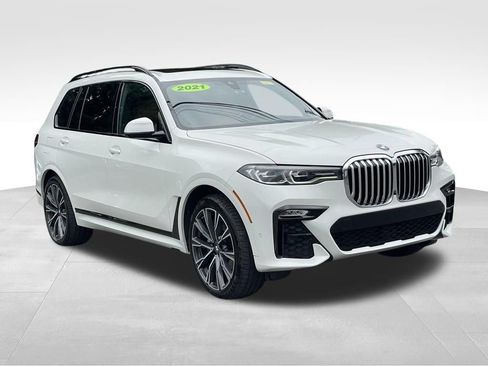 Used 2021 BMW X7 xDrive40i w/ M Sport Package AWD/4WD image 3