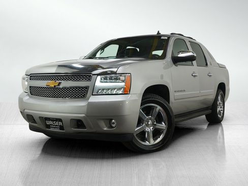 Used 2013 Chevrolet Avalanche LTZ image 1