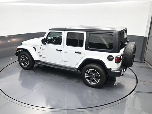 Used 2023 Jeep Wrangler Unlimited Sahara AWD/4WD image 31