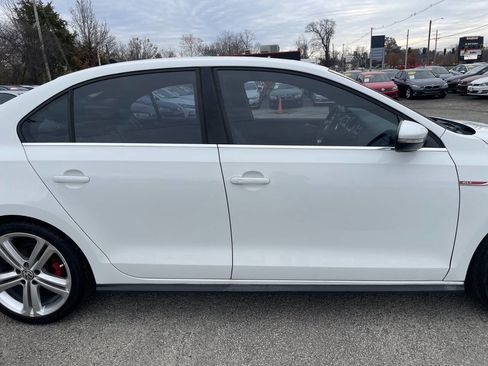 Used 2017 Volkswagen Jetta GLI image 4