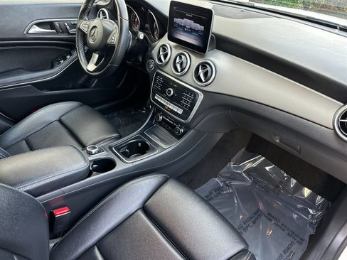 Used 2018 Mercedes-Benz CLA 250 image 17