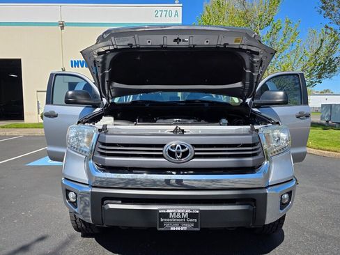 Used 2015 Toyota Tundra SR5 w/ SR5 Upgrade Package AWD/4WD image 29