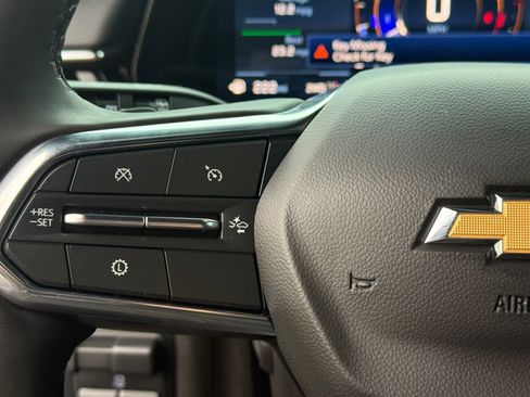 Used 2025 Chevrolet Suburban High Country image 13