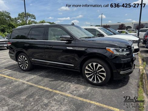 Certified 2022 Lincoln Navigator Reserve AWD/4WD image 1